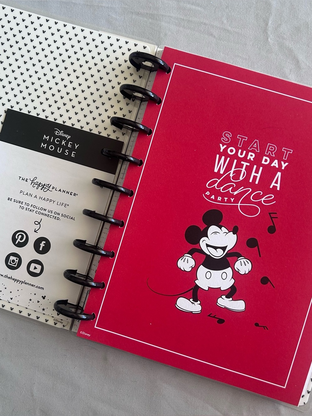 Mickey & Minnie Happy Planner - Picture 2 of 4